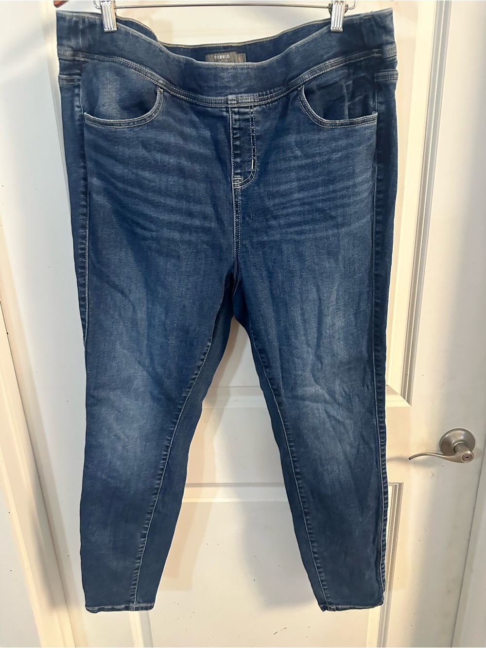 torrid Mid Wash Pull-On Jeggings - Blue